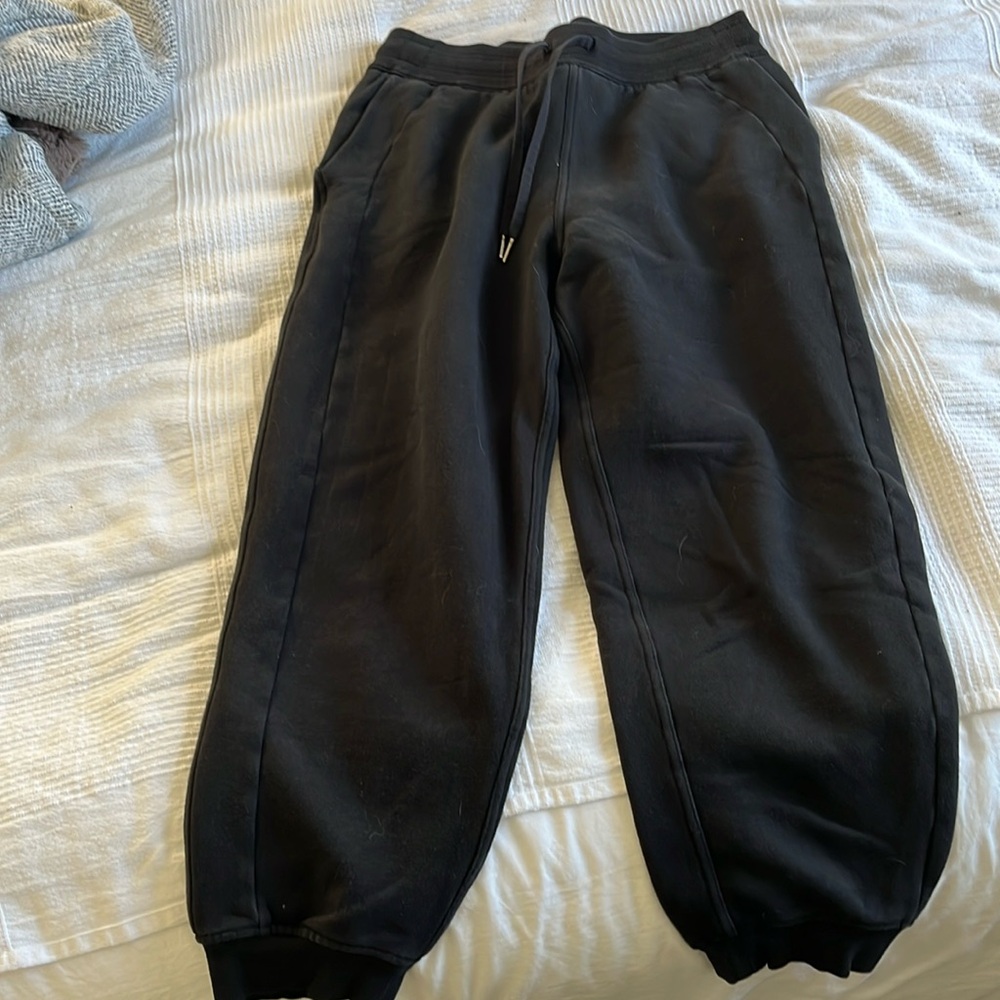 Lululemon scuba sweats black